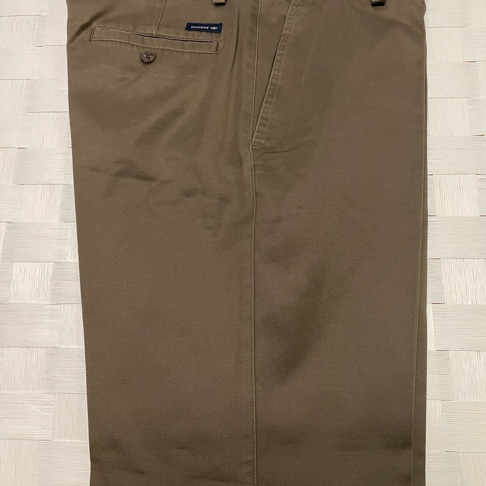 Mens Dockers pants